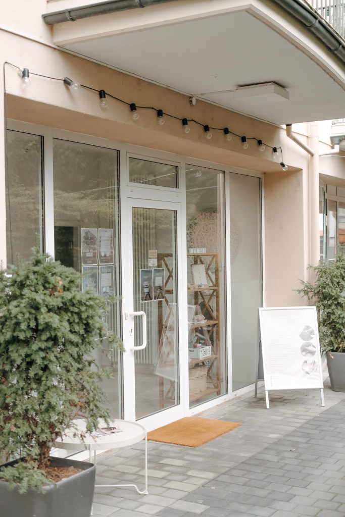 Heilpraktikerin Selina Scherer aus Mainz – Naturheilpraxis für Mikrobiom, Stress, Wechseljahre, Kinderwunsch,, PMS, Bluthochdruck und Hauterkrankungen.